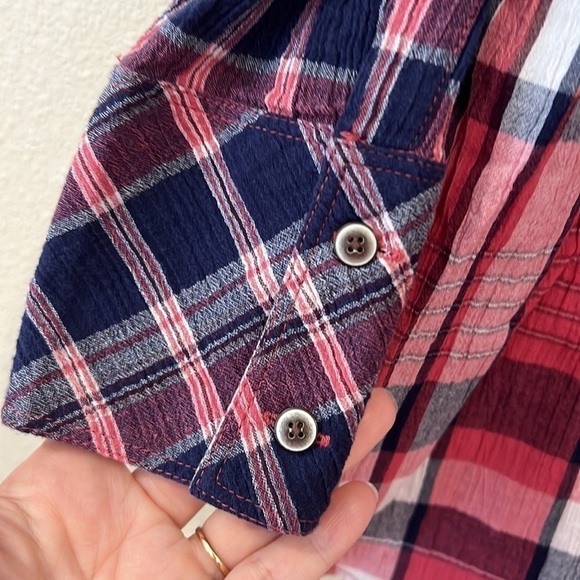 Women’s Caslon button down plaid top with pockets size small - Picture 3 of 7